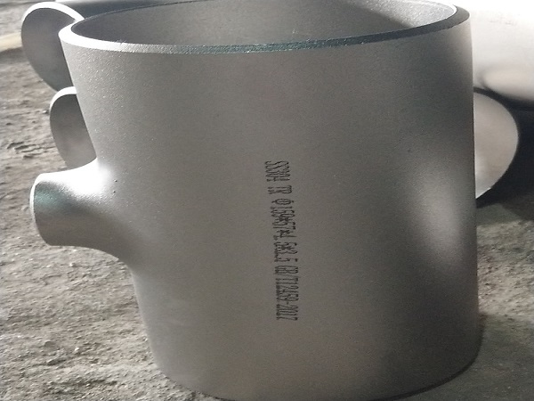 三（sān）通不鏽鋼管件液壓機膨脹生產工藝